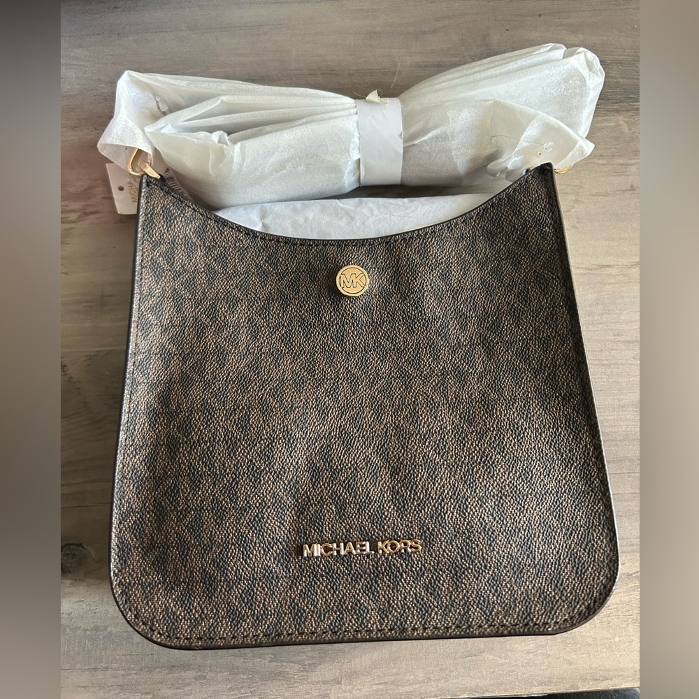 NWT MICHAEL KORS BRILEY SMALL MESSENGER CROSSBODY